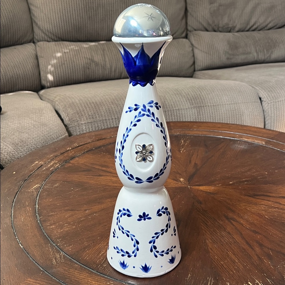 Clase Azul Hand Painted Talavera Mexican Pottery 750ml Empty Tequila Bottle